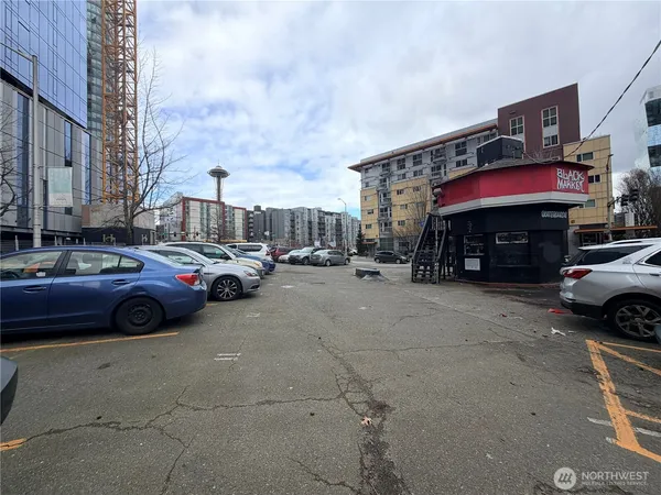 a car parked in front of a building