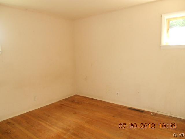 2121 Cypress Road Bethlehem, PA 18018 - Photo 8 of 13 Gallery Image 8
