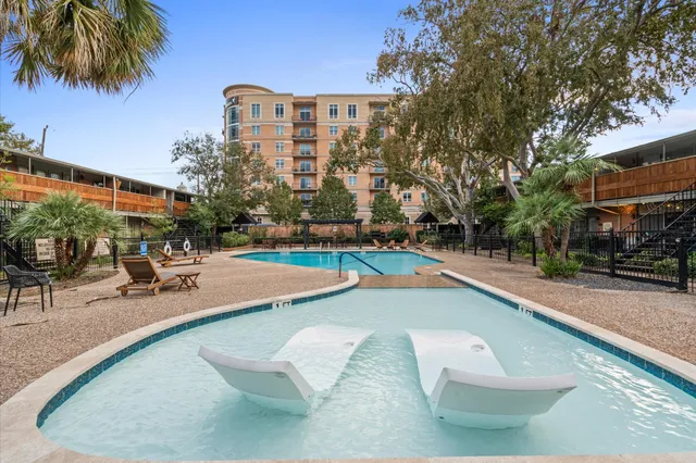 $1,900 | 3924 West Alabama Street, Unit 4, Houston, TX 77027