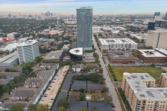 $1,900 | 3924 West Alabama Street, Unit 4, Houston, TX 77027