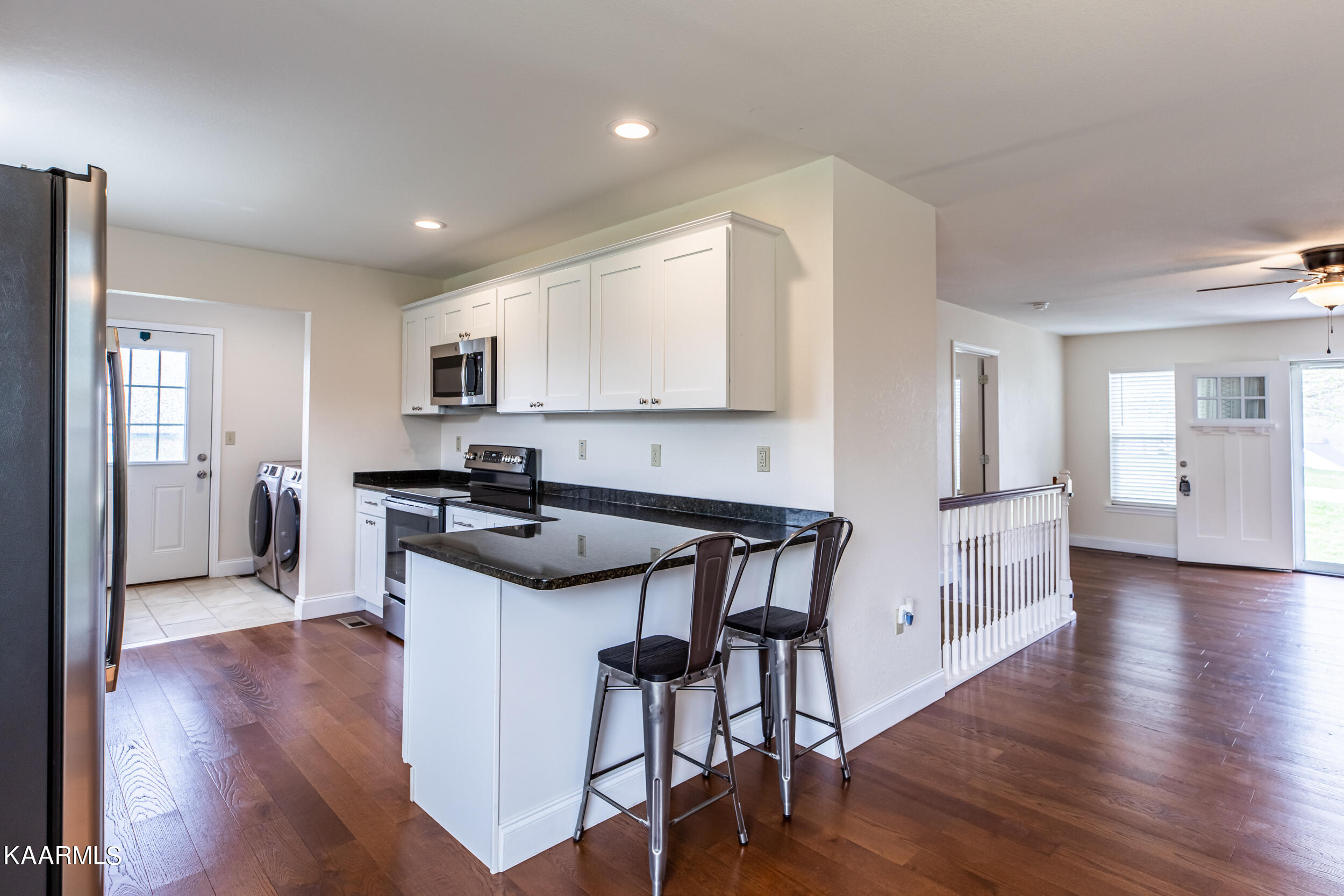 919 Mt Paran Road Jacksboro, TN 37757 - Photo 8 of 25 Beautiful Open Kitchen