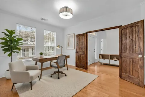 $870,000 | 2606 Kinney Oaks Court, Austin, TX 78704