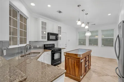 $870,000 | 2606 Kinney Oaks Court, Austin, TX 78704