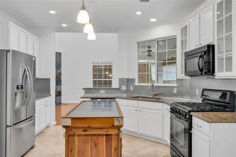 $870,000 | 2606 Kinney Oaks Court, Austin, TX 78704