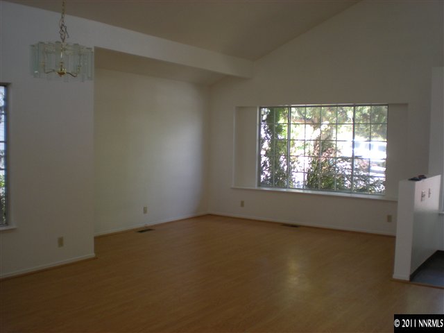 2610 Emily Street Reno, NV 89503 - Photo 4 of 13 Photo 4