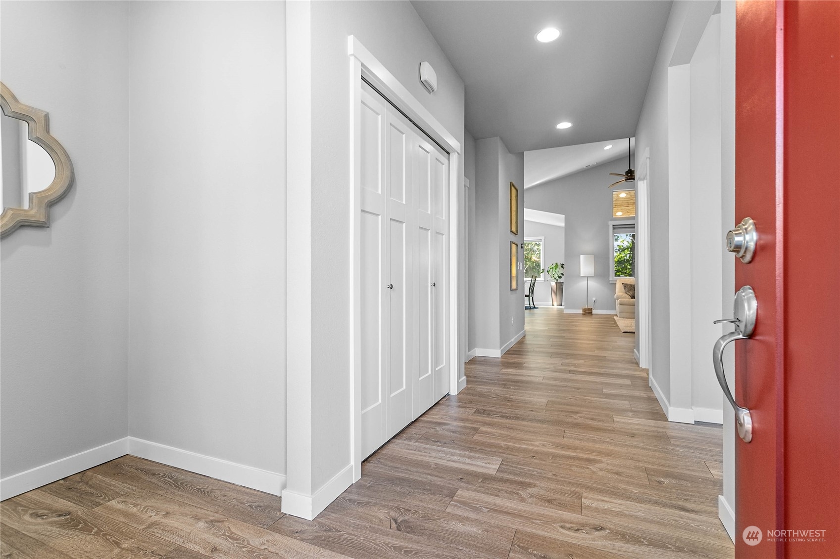 1003 Rainier Loop Mount Vernon, WA 98274 - Photo 4 of 40