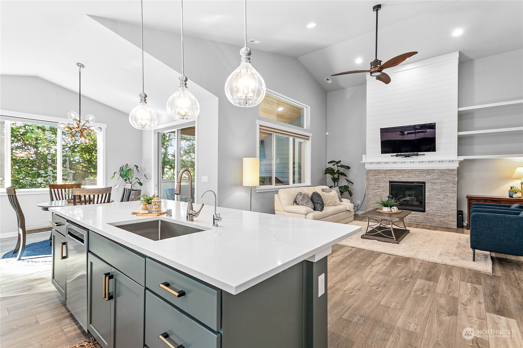 1003 Rainier Loop Mount Vernon, WA 98274 - Photo 10 of 40