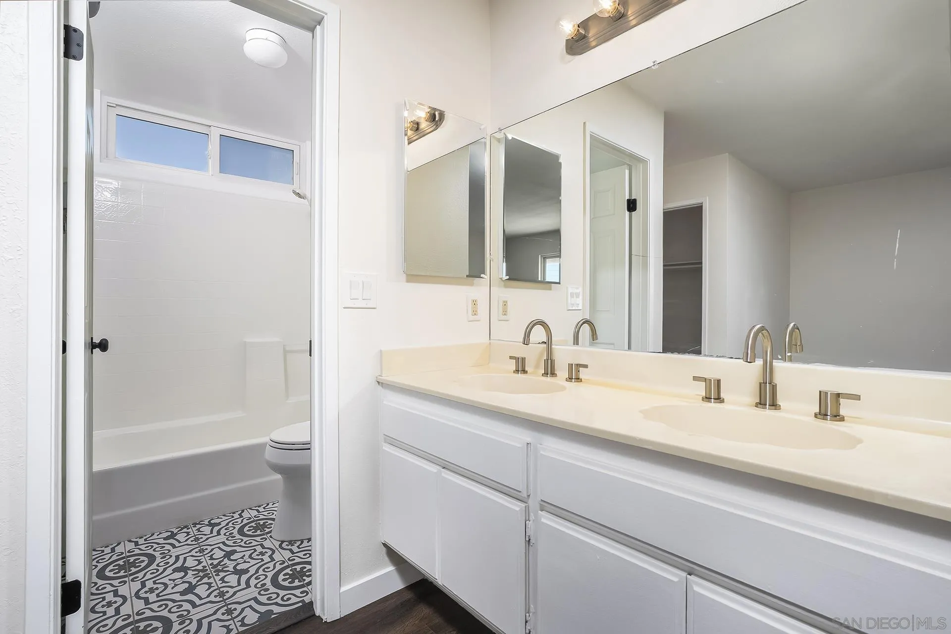 10772 Avenida Roberta Spring Valley, CA 91978 - Photo 22 of 32