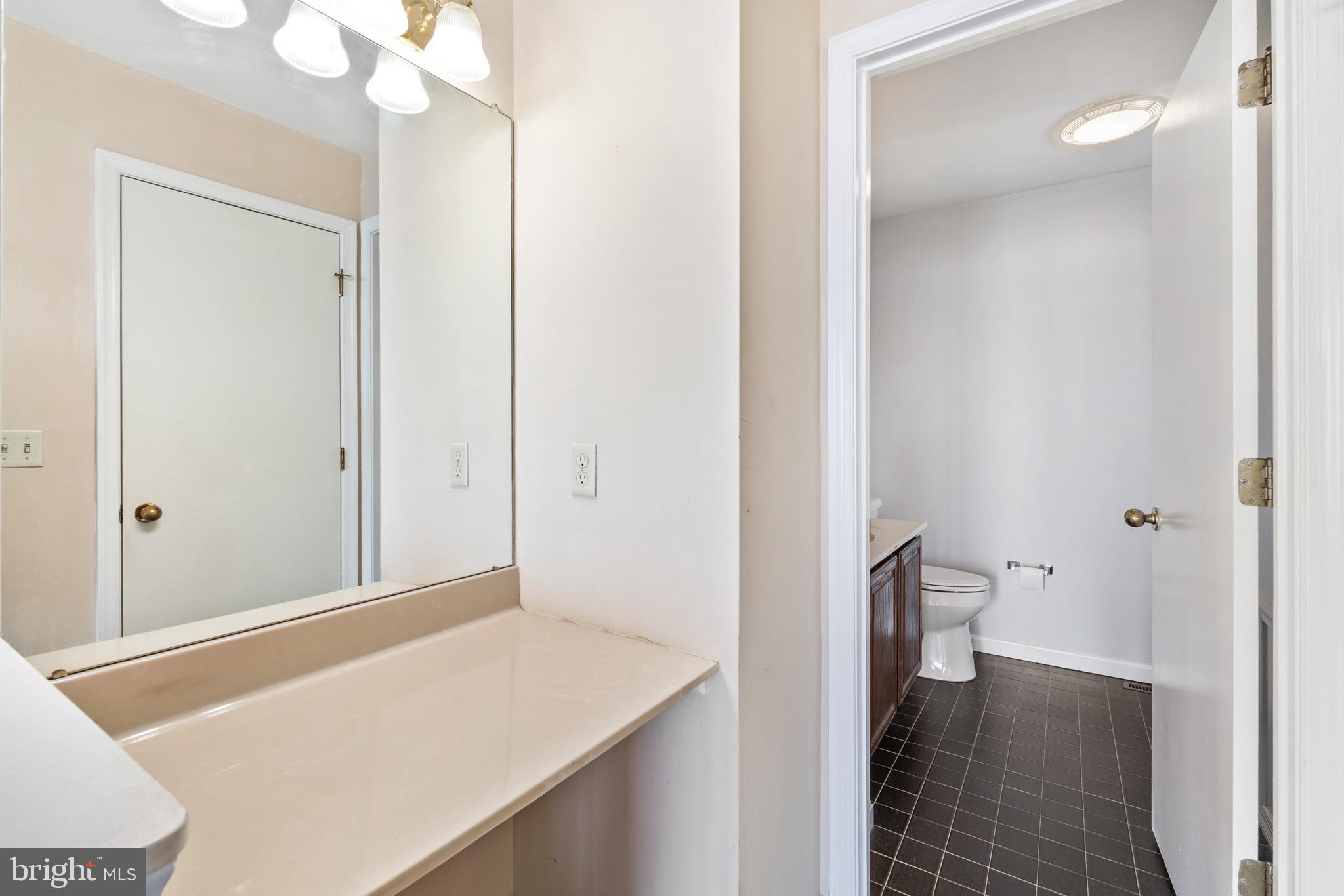 1 Bayview Road, Unit 7A Betterton, MD 21610 - Photo 15 of 28 Dressing area of Primary