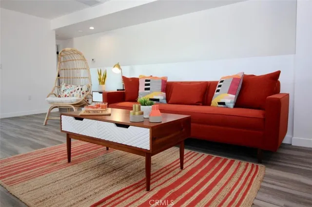 $4,000 | 1416 Cloverdale Avenue, Los Angeles, CA 90019