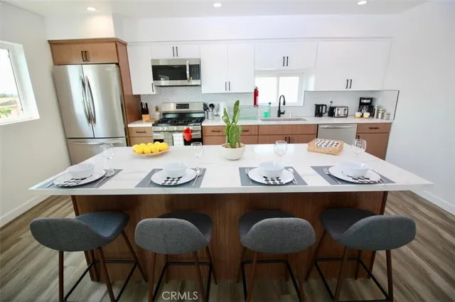 $4,000 | 1416 Cloverdale Avenue, Los Angeles, CA 90019