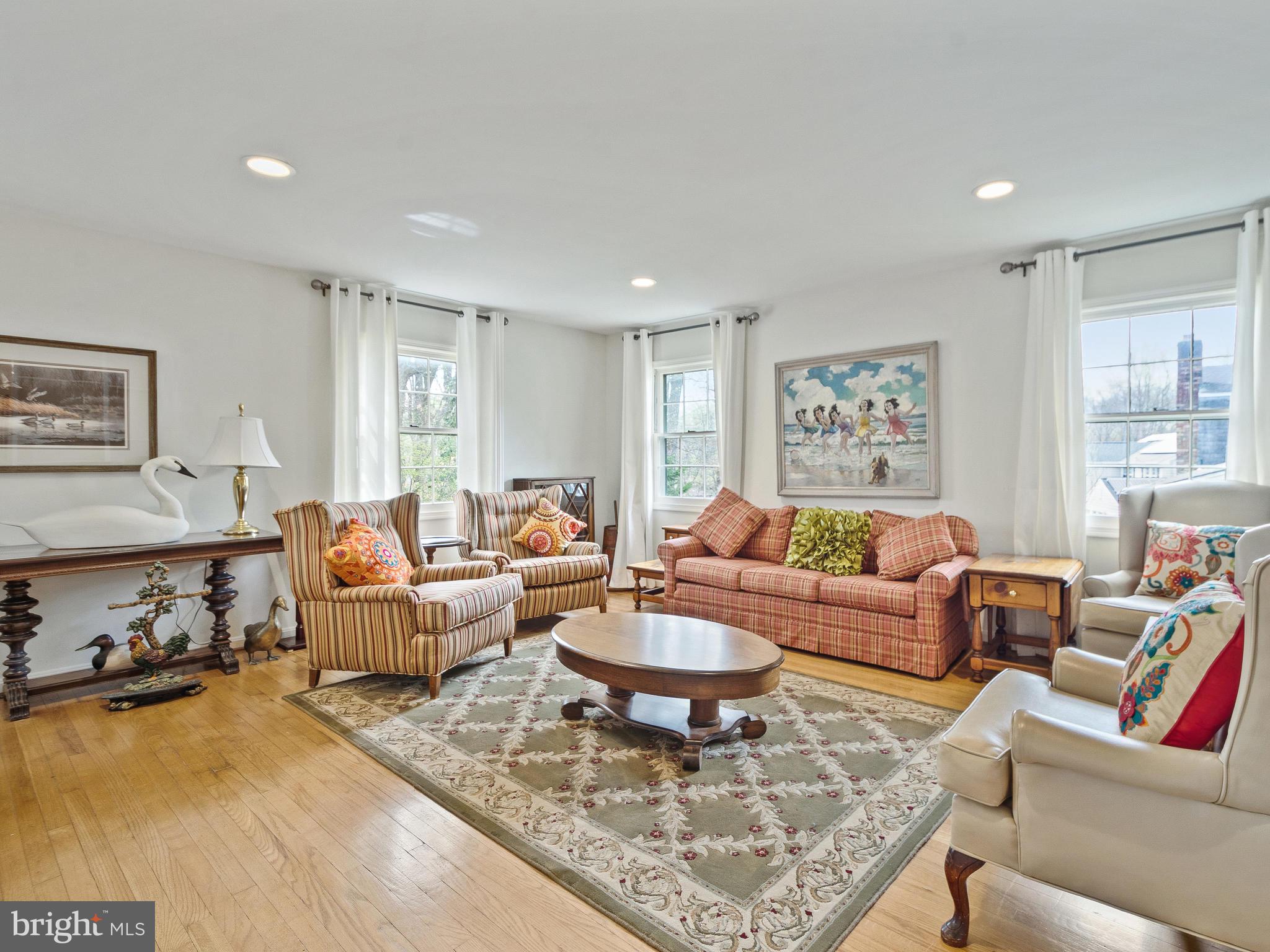 3213 Birchtree Lane Silver Spring, MD 20906 - Photo 18 of 54 Living room