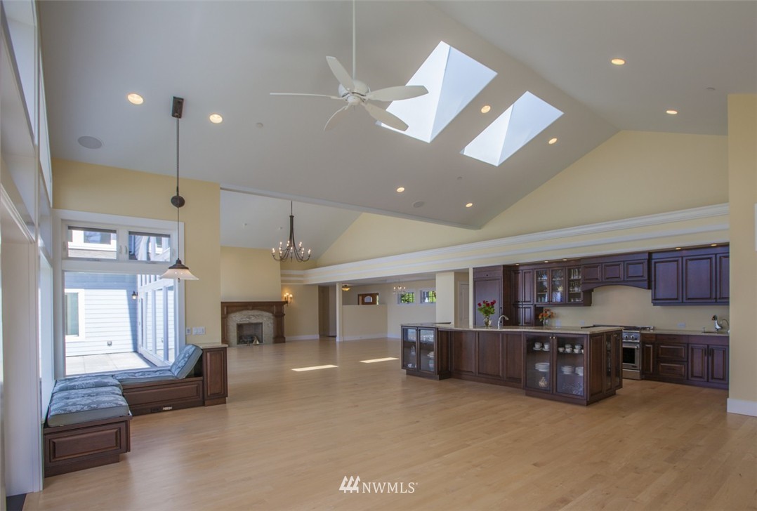 530 Bayside Road Bellingham, WA 98225 - Photo 10 of 25 a living room with furniture and kitchen view