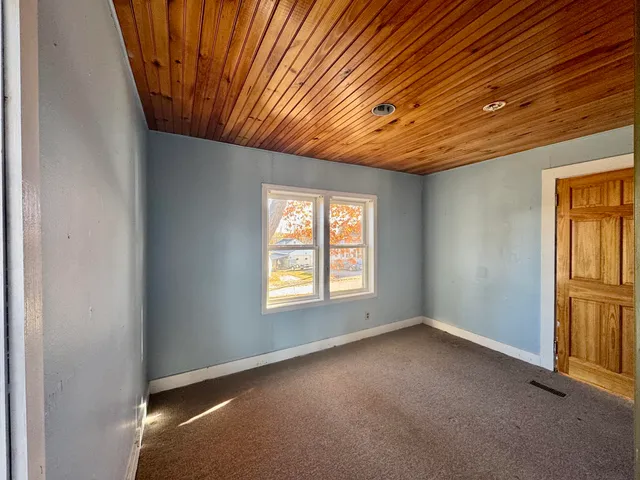 $114,000 | 6 Katadin Avenue, Lincoln, ME 04457