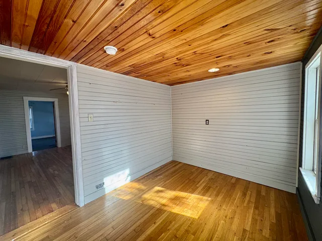 $114,000 | 6 Katadin Avenue, Lincoln, ME 04457