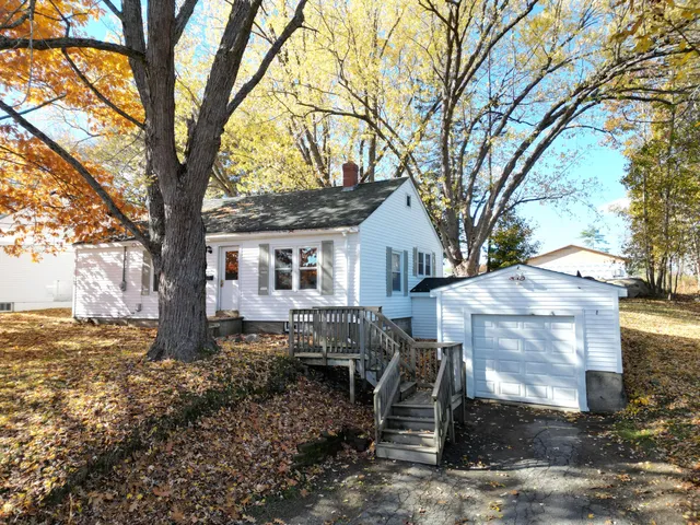 $114,000 | 6 Katadin Avenue, Lincoln, ME 04457