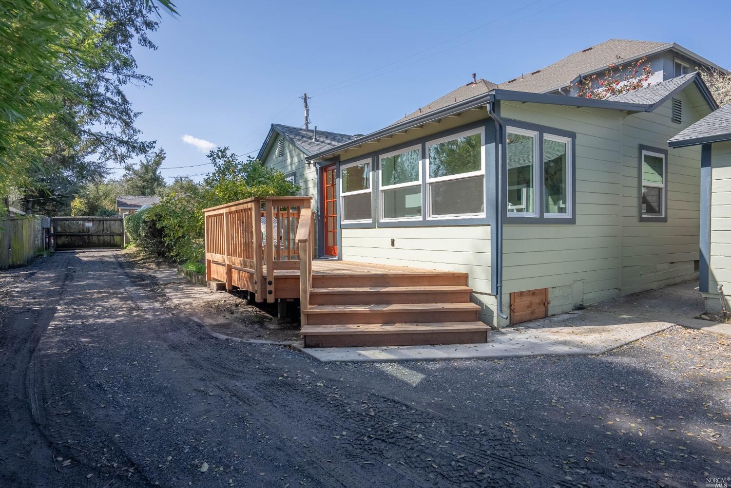 595 Gravenstein Highway North, Sebastopol, CA 95472 Compass