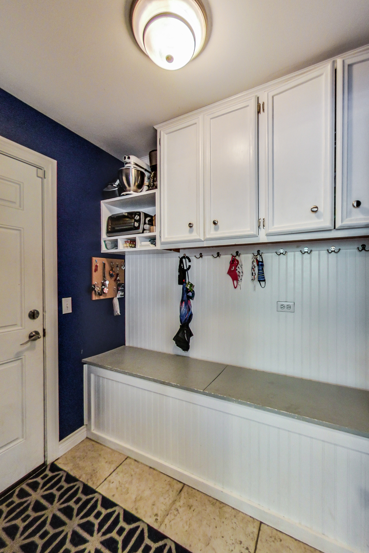 39W338 Woodgate Road St. Charles, IL 60175 - Photo 22 of 50