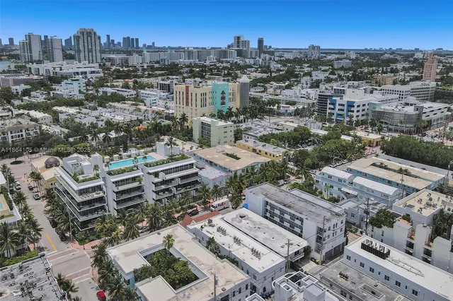 $325,000 | 350 Collins Avenue, Unit 310, Miami Beach, FL 33139