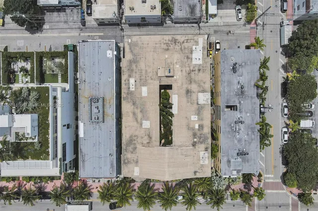 $325,000 | 350 Collins Avenue, Unit 310, Miami Beach, FL 33139