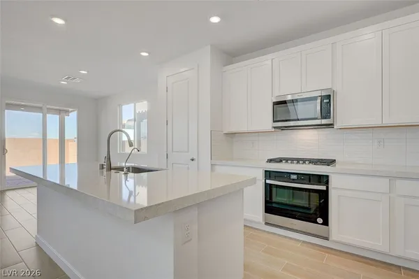 $2,395 | 8532 West Agate Avenue, Las Vegas, NV 89113