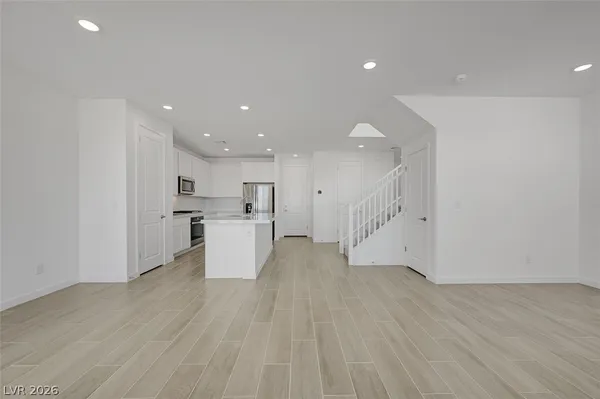 $2,395 | 8532 West Agate Avenue, Las Vegas, NV 89113