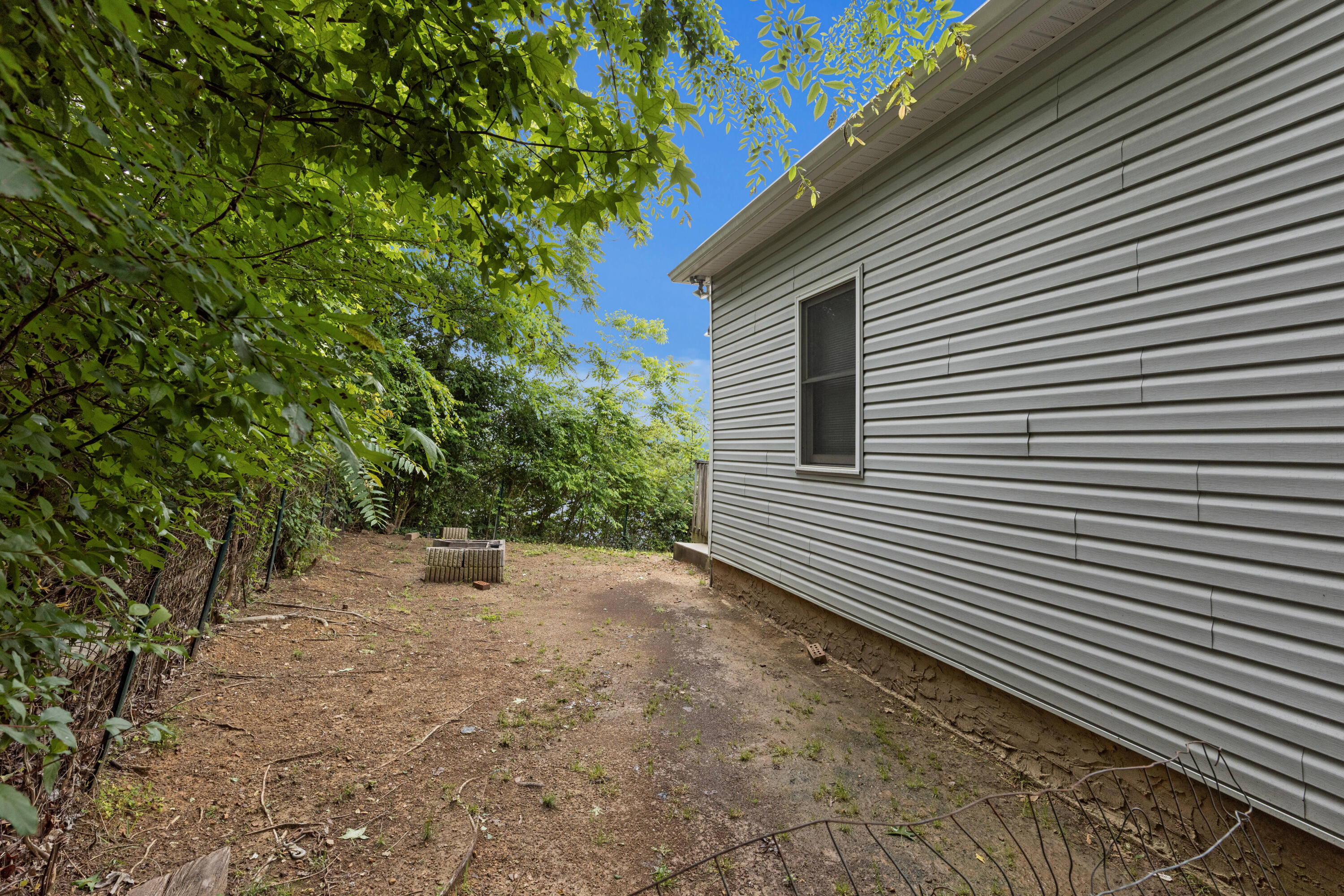 814 Meroney Street Chattanooga, TN 37405 - Photo 6 of 29 meroney-2