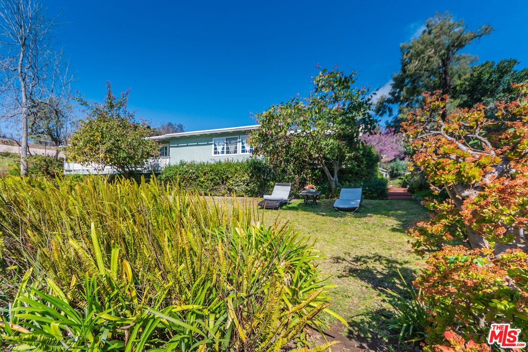 29855 Harvester Road Malibu, CA 90265 - Photo 1 of 16
