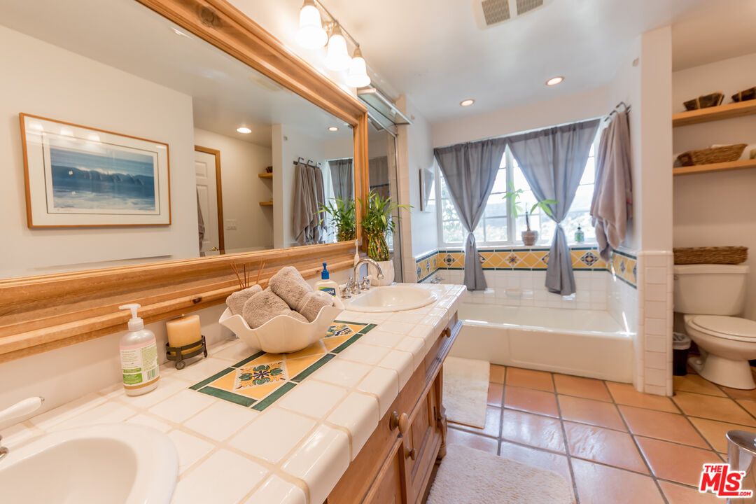 29855 Harvester Road Malibu, CA 90265 - Photo 13 of 16
