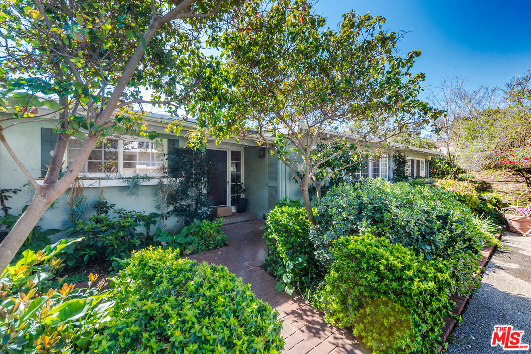 29855 Harvester Road Malibu, CA 90265 - Photo 7 of 16