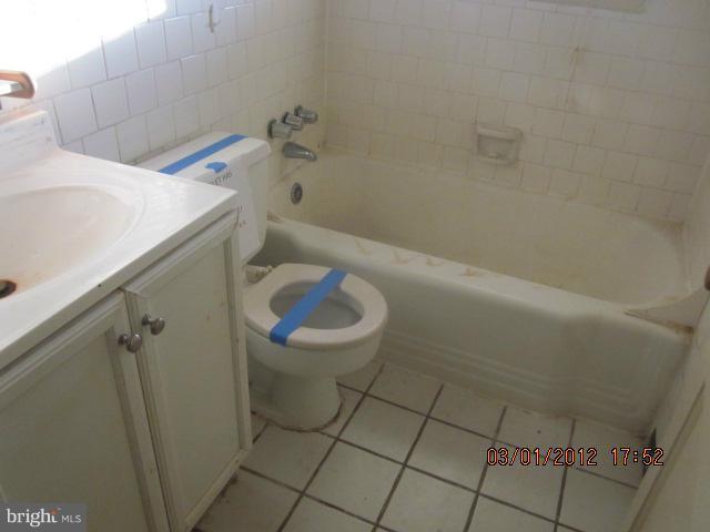 220 Kingston Road Middle River, MD 21220 - Photo 2 of 7 Bath