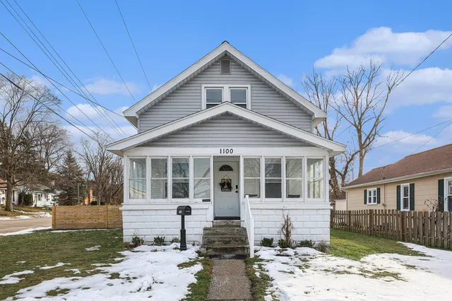 $240,000 | 1100 Atlantic Street Northwest, Grand Rapids, MI 49504