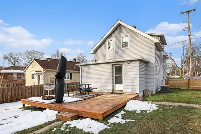 $240,000 | 1100 Atlantic Street Northwest, Grand Rapids, MI 49504