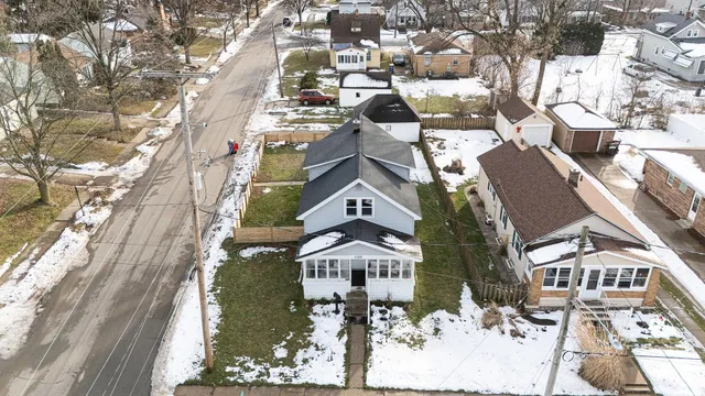 $240,000 | 1100 Atlantic Street Northwest, Grand Rapids, MI 49504