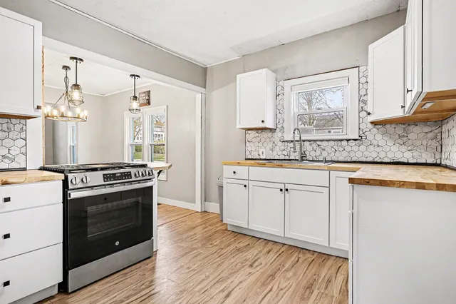 $240,000 | 1100 Atlantic Street Northwest, Grand Rapids, MI 49504