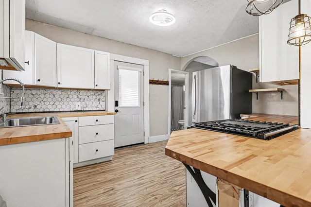 $240,000 | 1100 Atlantic Street Northwest, Grand Rapids, MI 49504