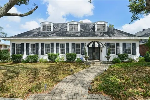 $825,000 | 5545 Jacquelyn Court, New Orleans, LA 70124
