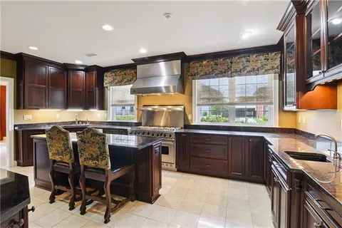 $825,000 | 5545 Jacquelyn Court, New Orleans, LA 70124