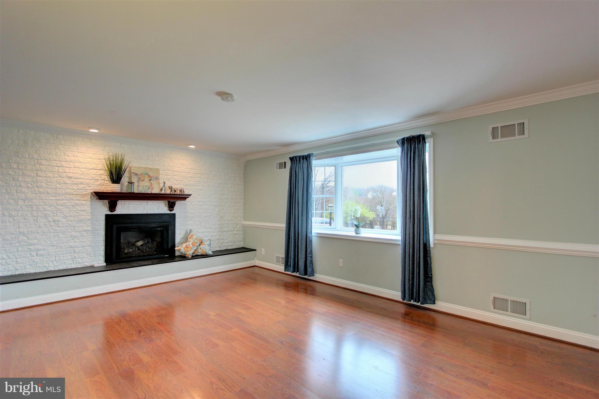 12389 Lime Kiln Road Fulton, MD 20759 - Photo 5 of 30 Living Room