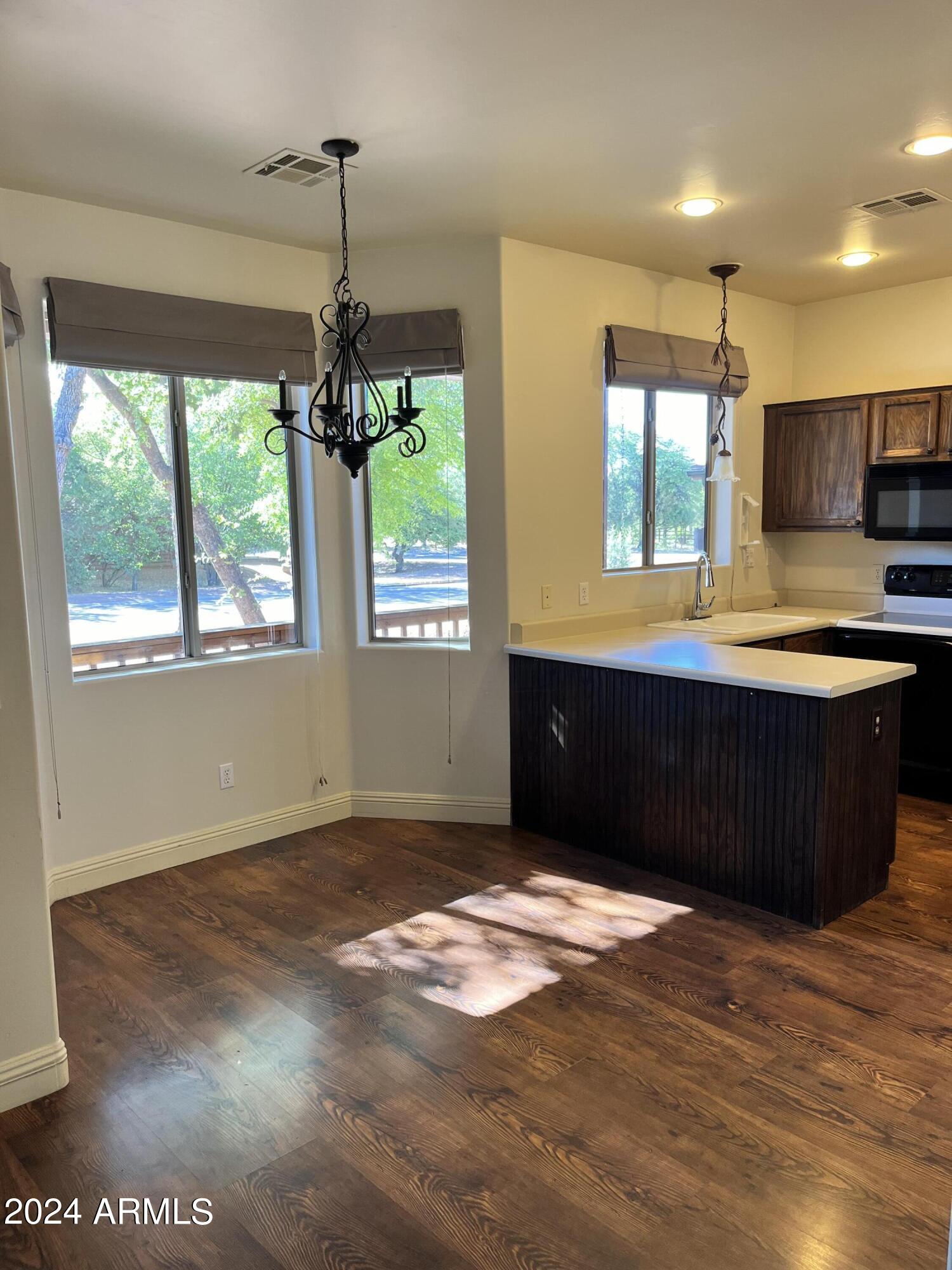 2020 North McLane Road Payson, AZ 85541 - Photo 9 of 21 Dining