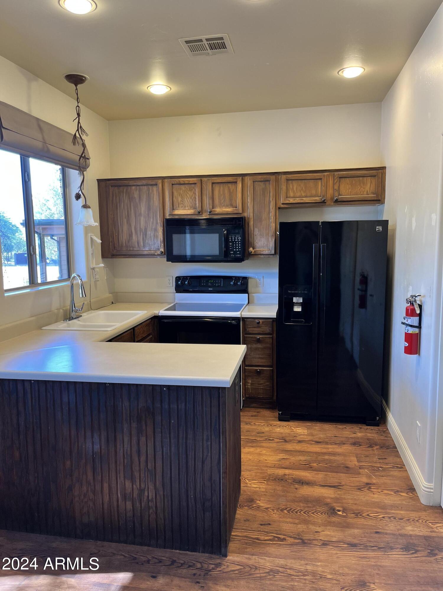 2020 North McLane Road Payson, AZ 85541 - Photo 10 of 21 Breakfast bar