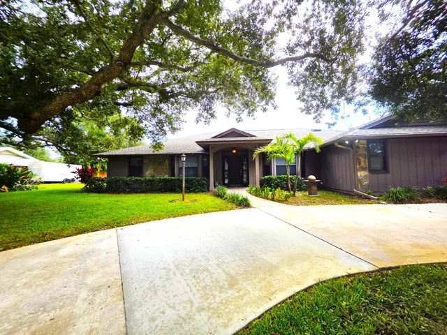 $3,050 | 1060 31st Avenue, Vero Beach, FL 32960