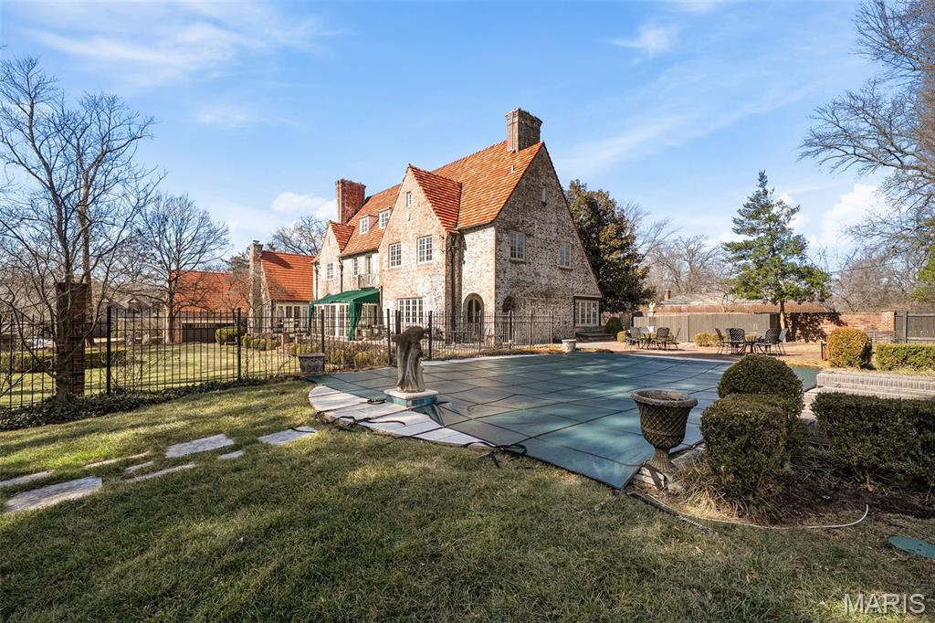 8 Ridgewood Road Ladue, MO 63124 - Photo 44 of 55