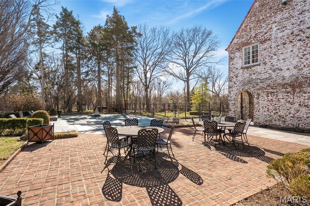 8 Ridgewood Road Ladue, MO 63124 - Photo 46 of 55
