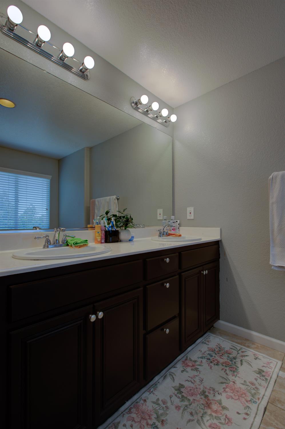1901 St Sebastian Way Modesto, CA 95358 - Photo 18 of 48 Gallery Image 18