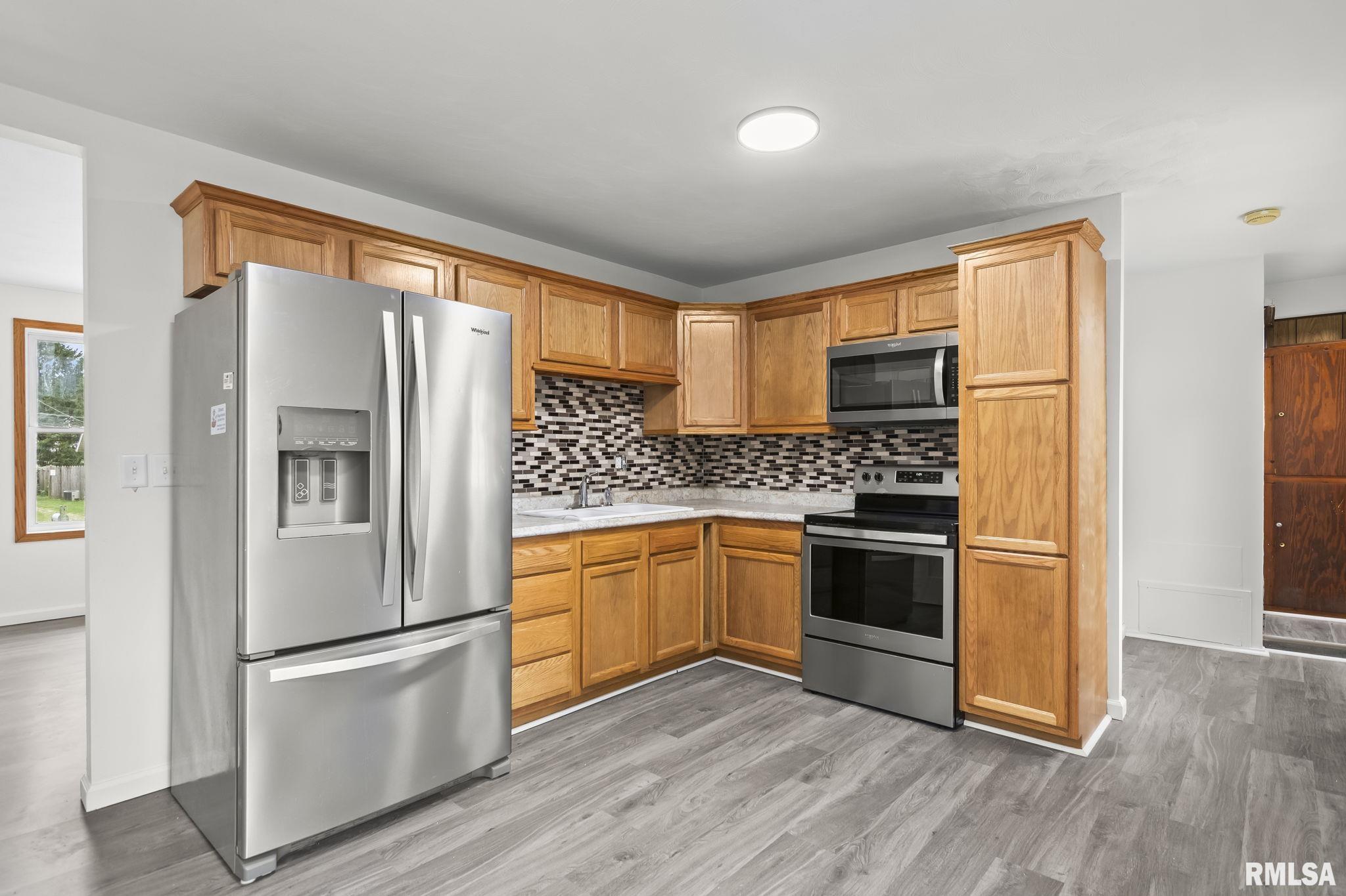 300 Parkview Drive Rochester, IL 62563 - Photo 6 of 24 Gallery Image 6