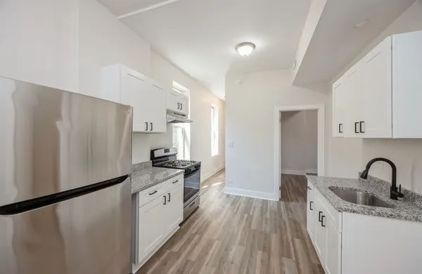 $1,400 | 2442 South Kedzie Avenue, Unit 1F, Chicago, IL 60623