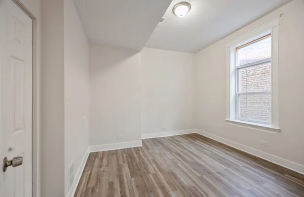 $1,400 | 2442 South Kedzie Avenue, Unit 1F, Chicago, IL 60623