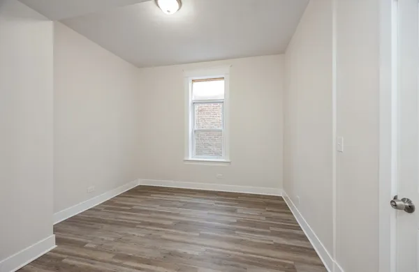 $1,400 | 2442 South Kedzie Avenue, Unit 1F, Chicago, IL 60623