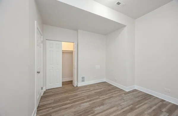 $1,400 | 2442 South Kedzie Avenue, Unit 1F, Chicago, IL 60623